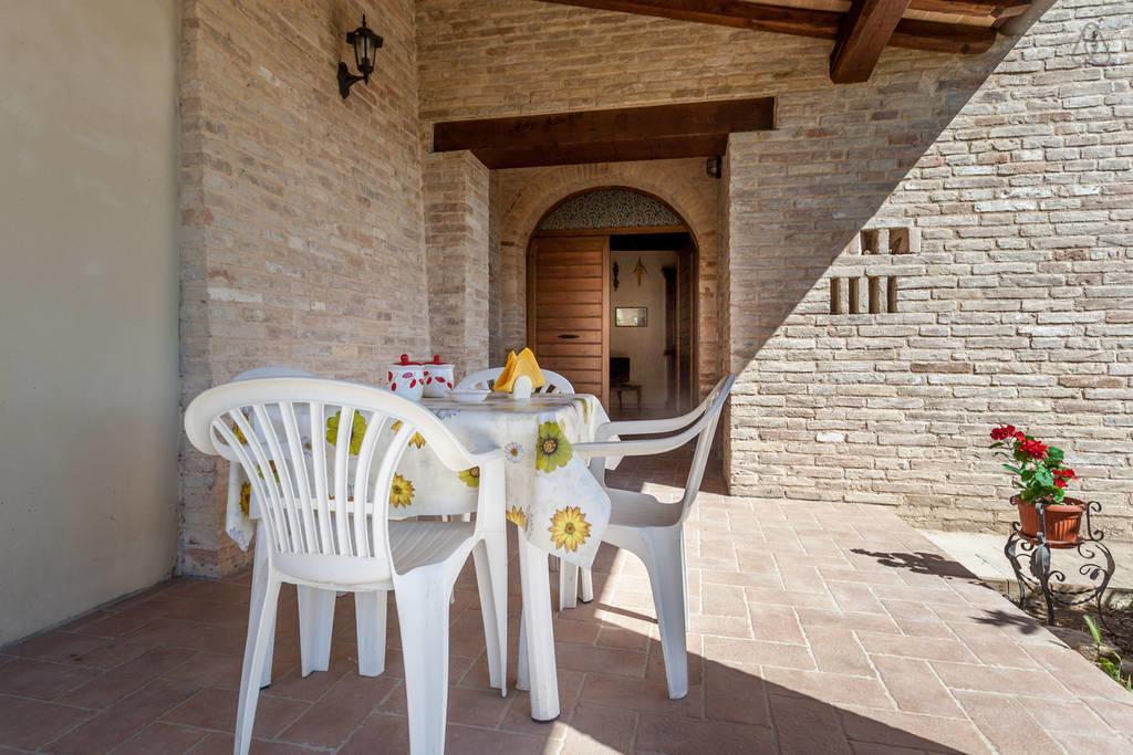 Ciards House Apartment Montefalco Bilik gambar